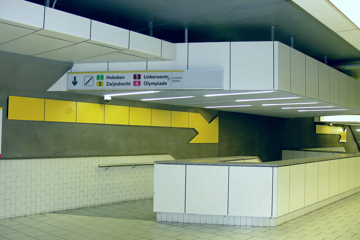 Antwerpen — Stations