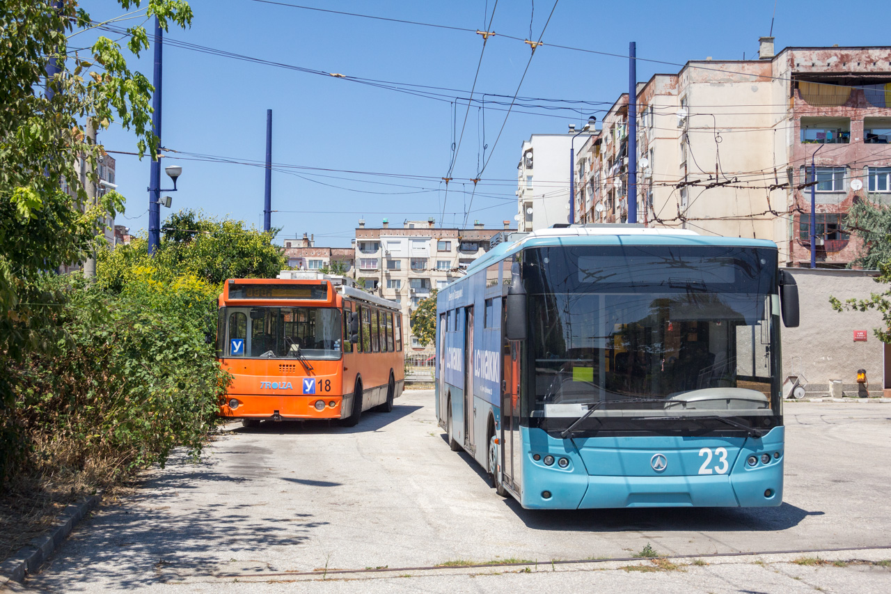 Пазарджик, ЗиУ-682Г-016.02 № 18; Пазарджик, ЛАЗ E183A1 № 23