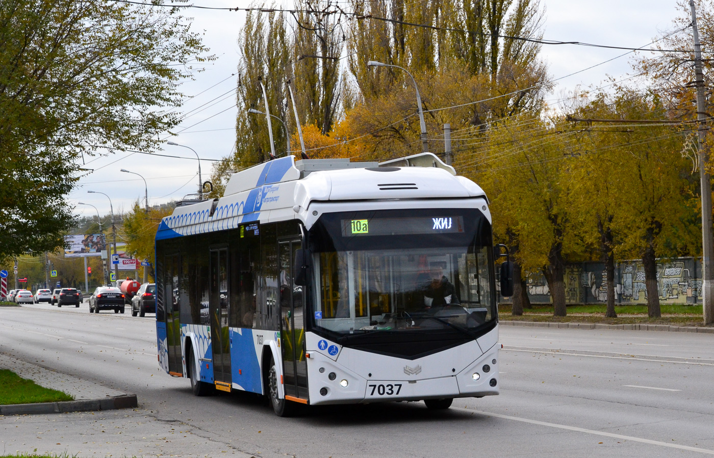 Волгоград, БКМ 32100D № 7037