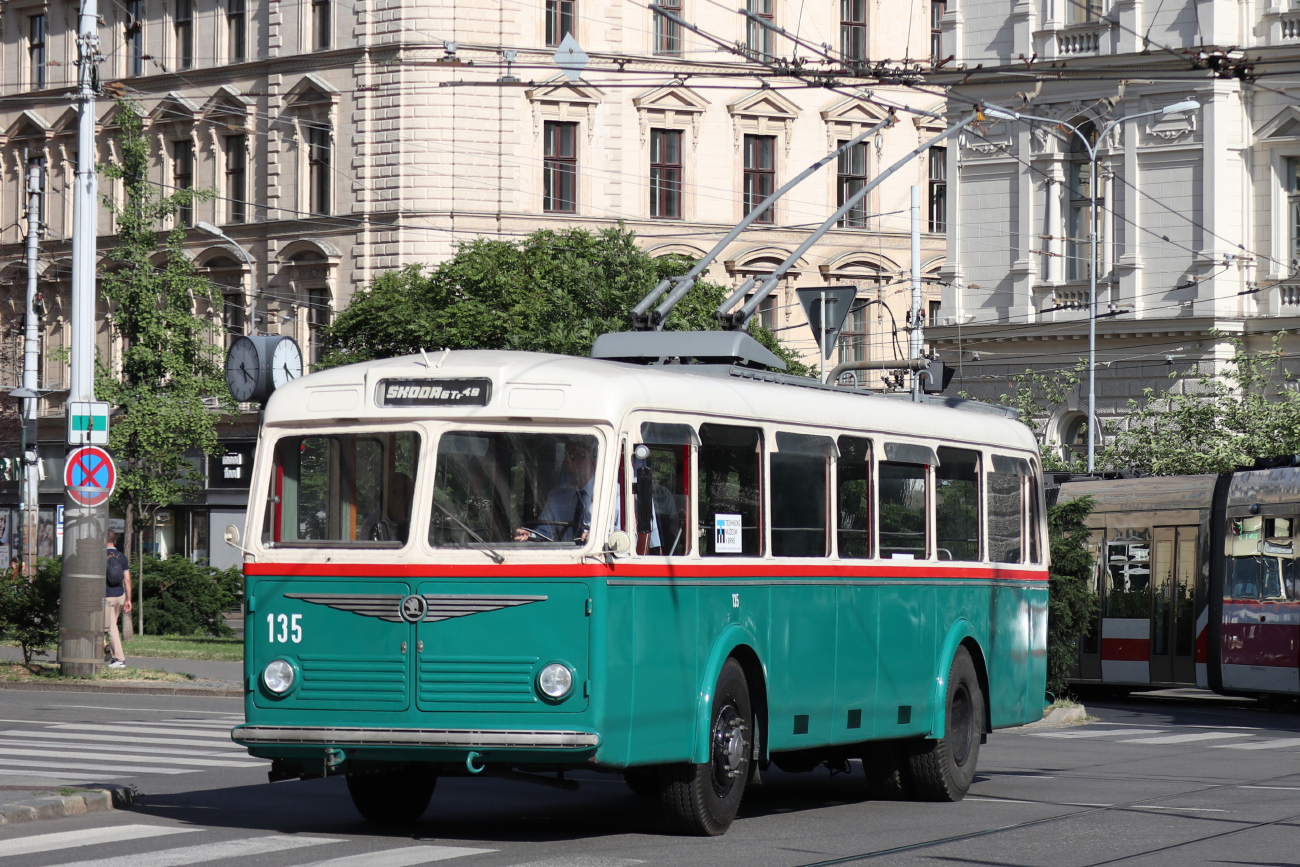 Brünn, Škoda 6Tr2 Nr. 135; Brünn — Verkehrsnostalgie 2023 und Abschied von Škoda 14Tr und 15Tr