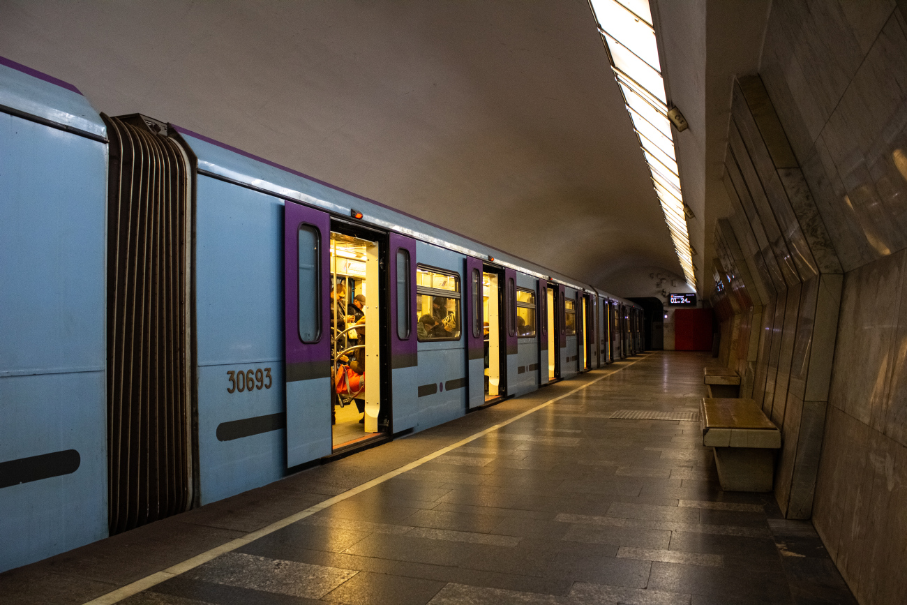 Moscova, 81-763А Nr. 30693; Moscova, 81-760A Nr. 37232