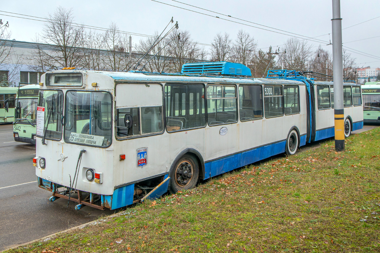 明斯克, ZiU-683V01 # [5300]