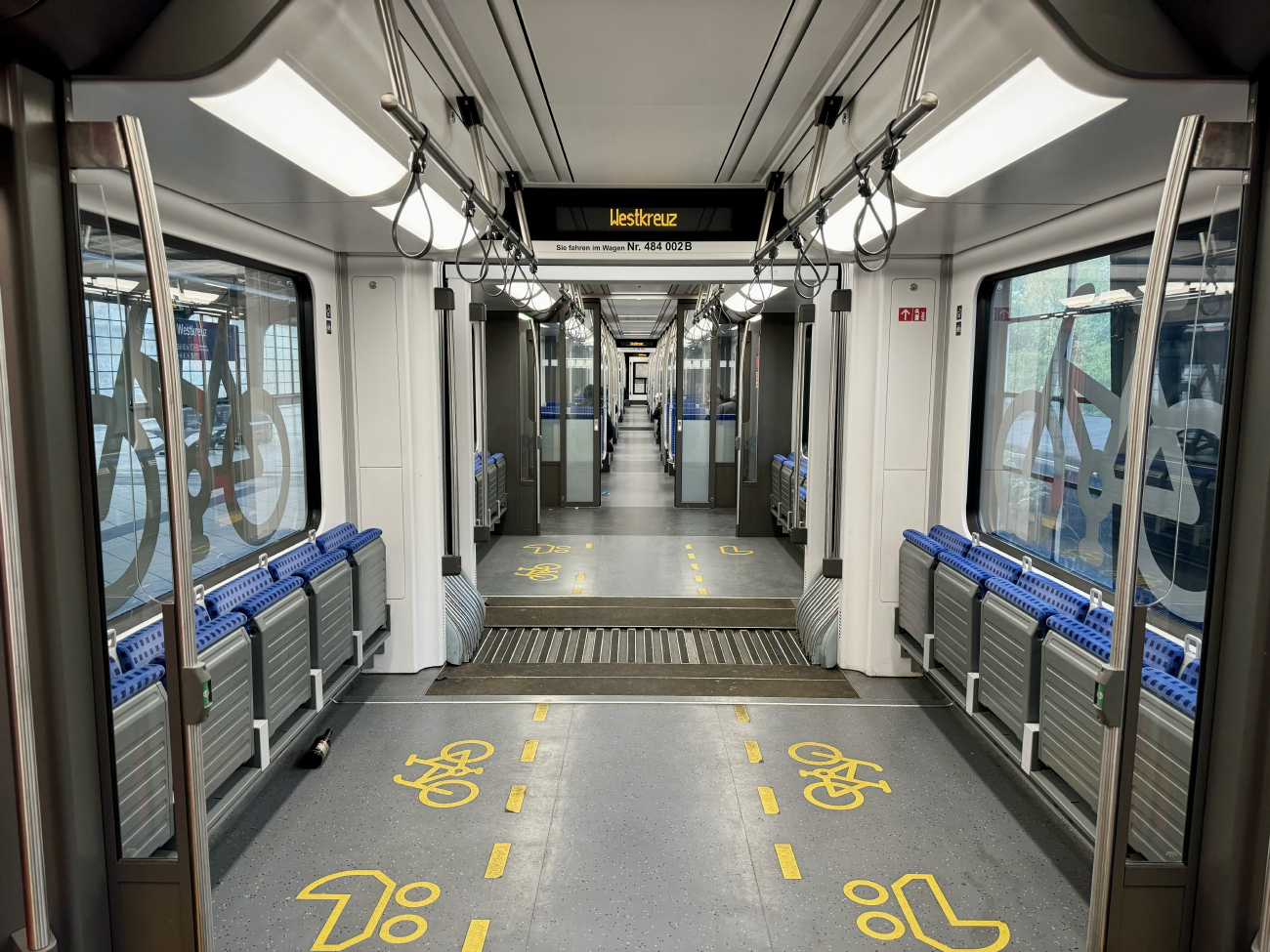 Berlin, Baureihe 484 Nr 484 002B (9480 1484 002); Berlin — S-Bahn — Rolling stock
