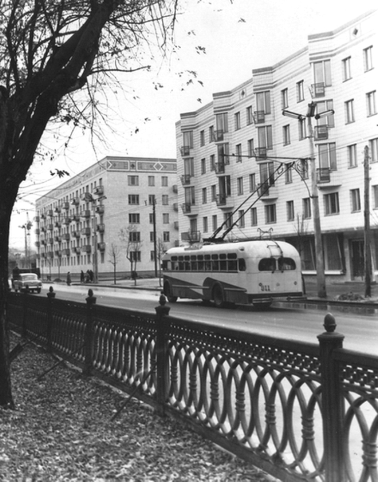 Kijów, MTB-82D Nr 311; Kijów — Historical photos