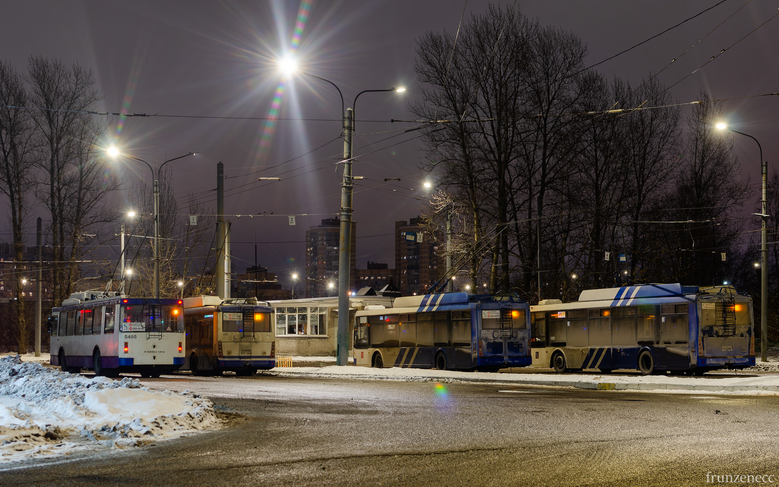 Санкт-Петербург, МТрЗ-6223-0000010 № 5405; Санкт-Петербург, Тролза-5265.00 «Мегаполис» № 1312; Санкт-Петербург, Тролза-5265.00 «Мегаполис» № 1320