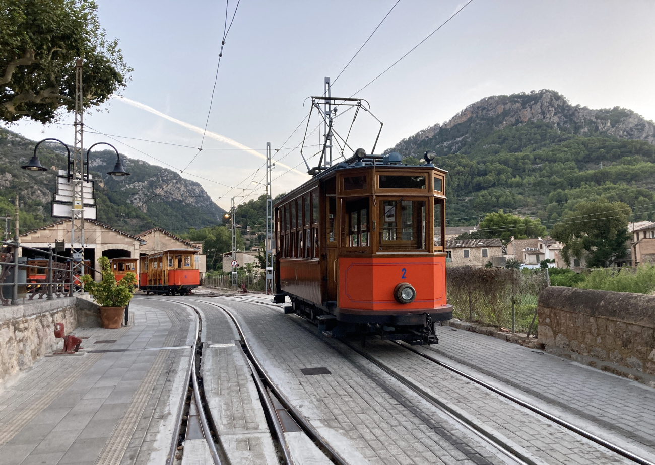 Сольер, Двухосный моторный Carde y Escoriaza № 2; Сольер — Депо Ferrocarril de Sóller S.A. в Сольере