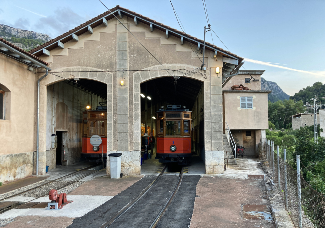 Сольер, Двухосный моторный Carde y Escoriaza № 3; Сольер — Депо Ferrocarril de Sóller S.A. в Сольере