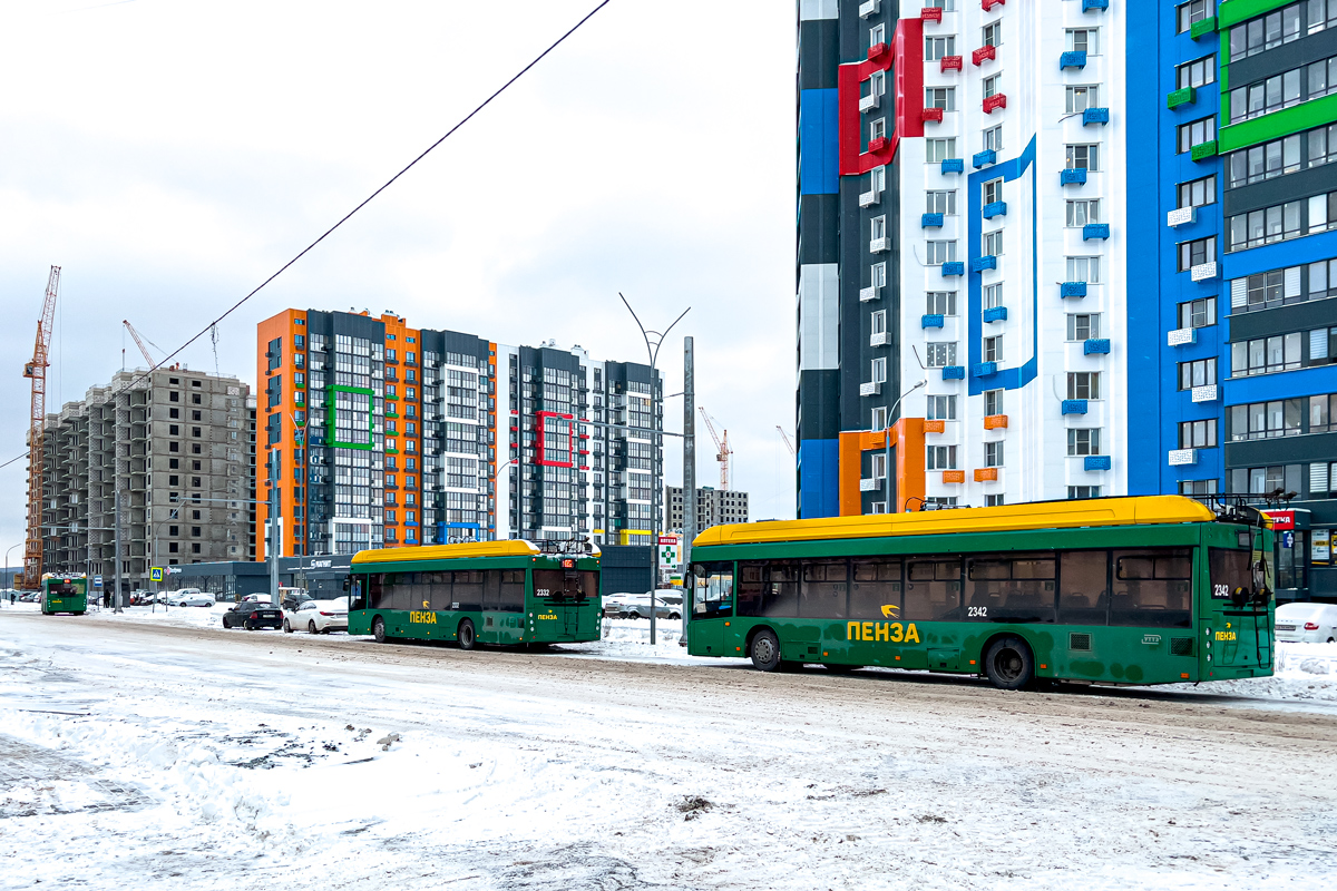 Пенза, УТТЗ-6241.01 «Горожанин» № 2332; Пенза, УТТЗ-6241.01 «Горожанин» № 2342