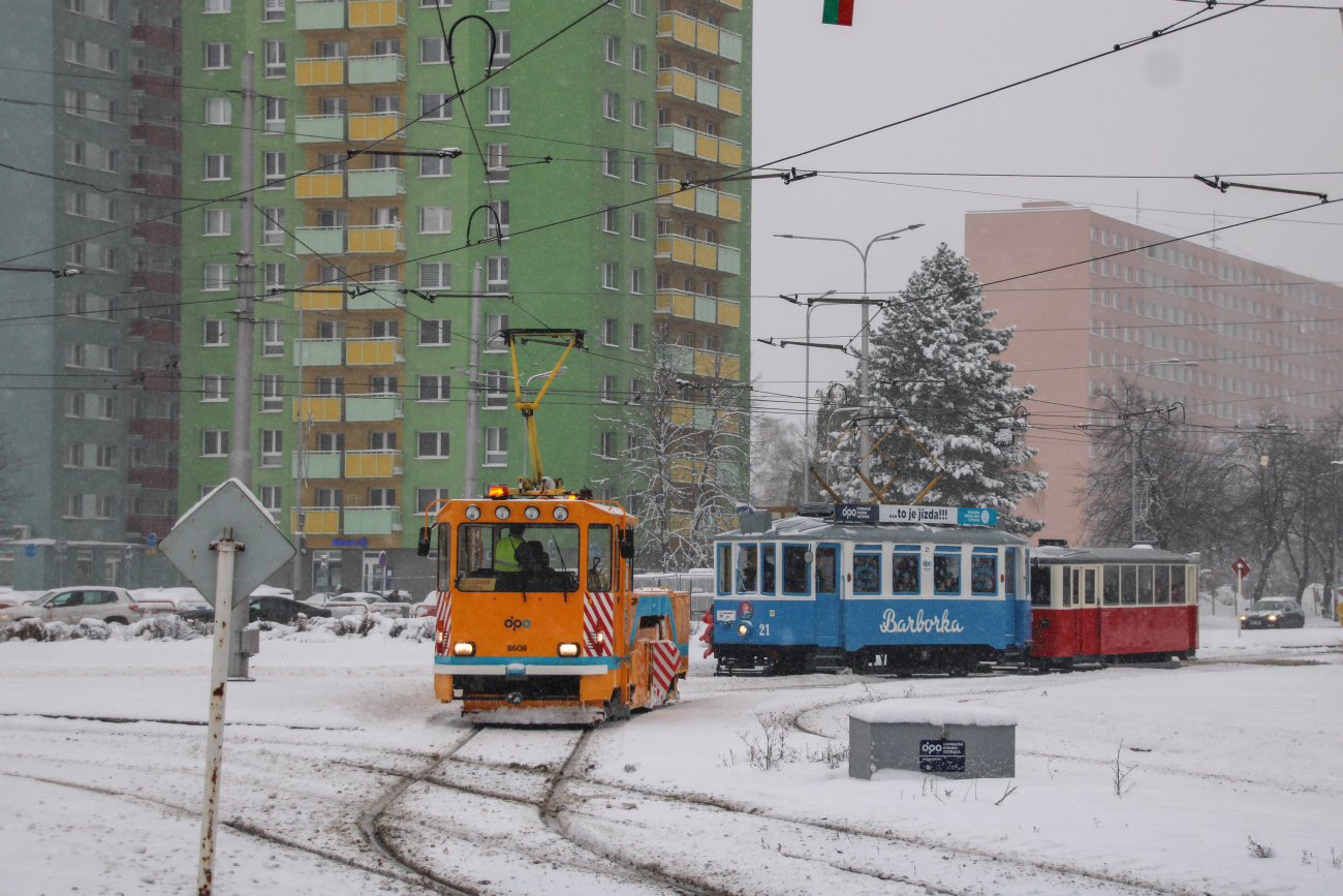 Острава, DPO RSP-3 № 8608; Острава, Двухосный моторный SMMD № 21