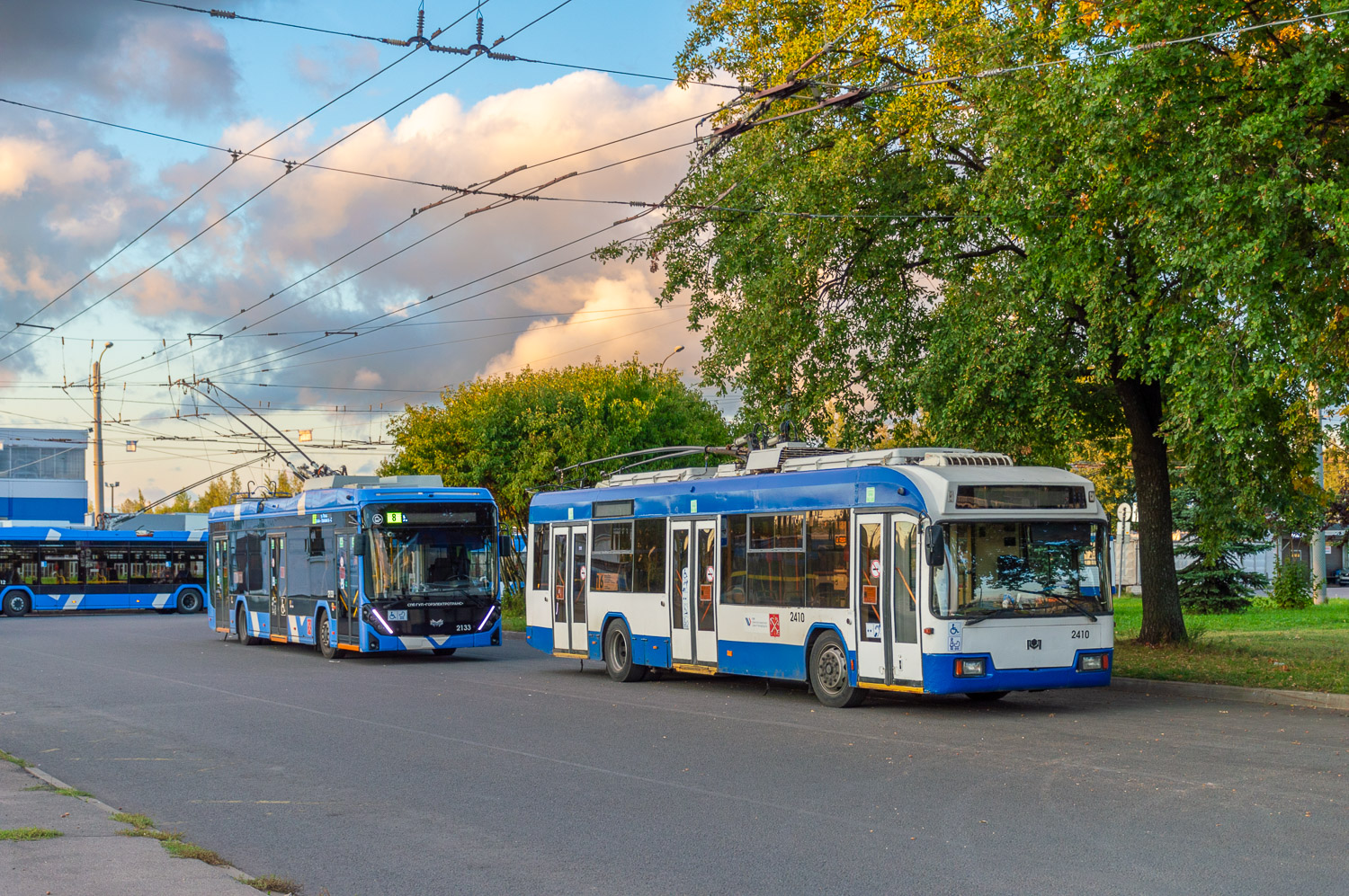 Санкт-Петербург, БКМ 32100D «Ольгерд» № 2133; Санкт-Петербург, БКМ 321 № 2410