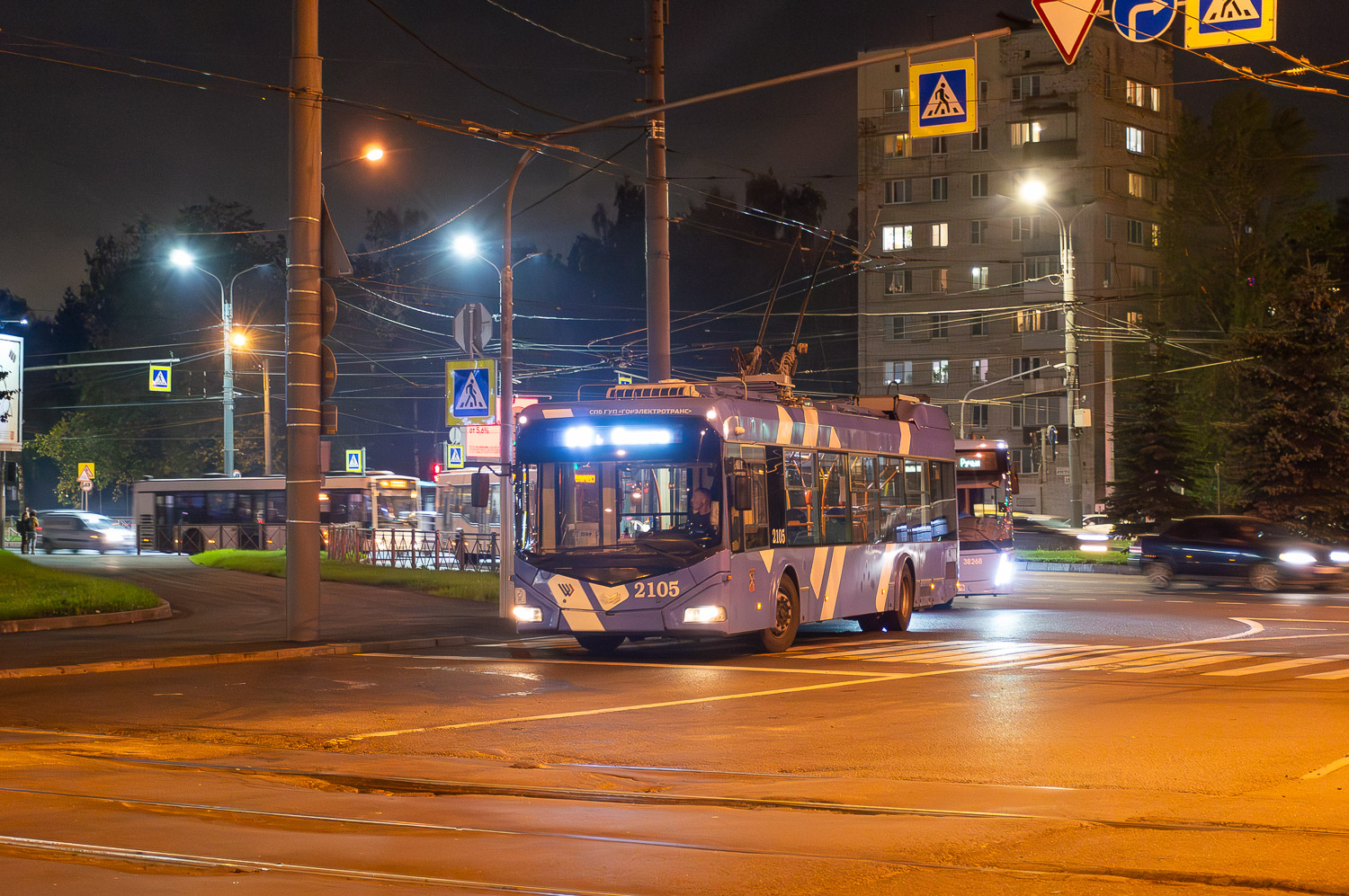 Saint-Petersburg, BKM 32100D č. 2105