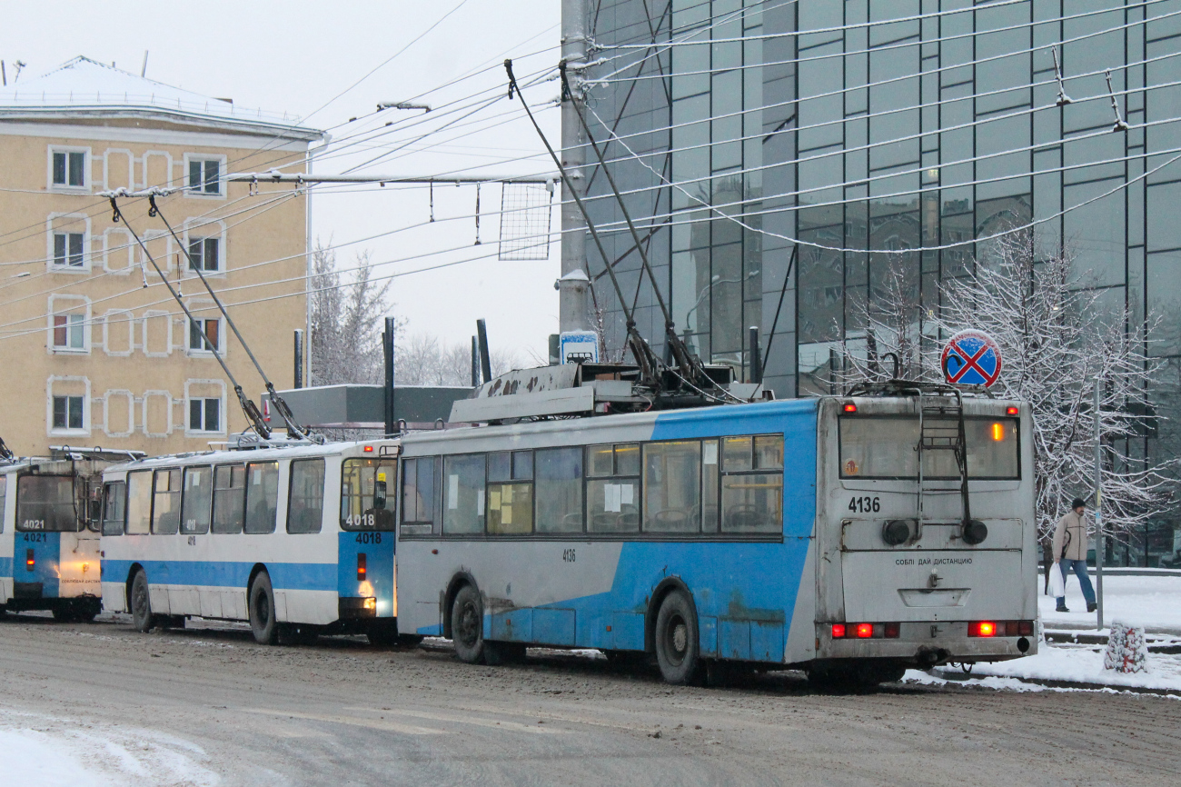 Барнаул, СТ-6217М № 4136