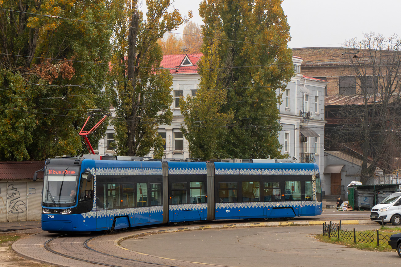 Kijów, PESA 71-414K (Fokstrot) Nr 758