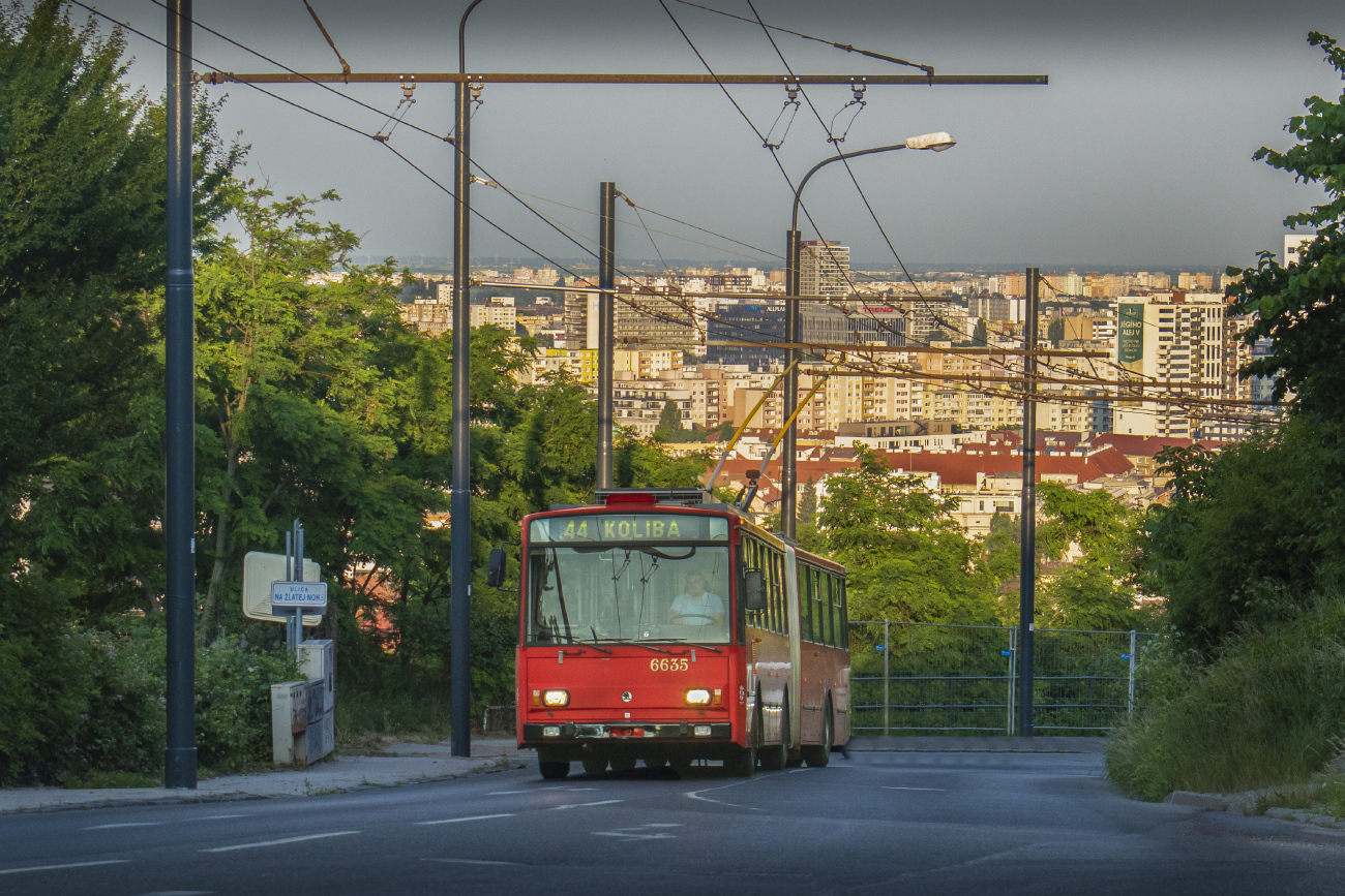 Bratislava, Škoda 15Tr13/6M č. 6635