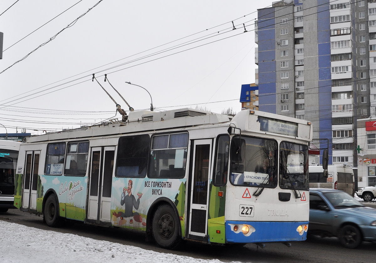 Omsk, ZiU-682G-016.02 č. 227