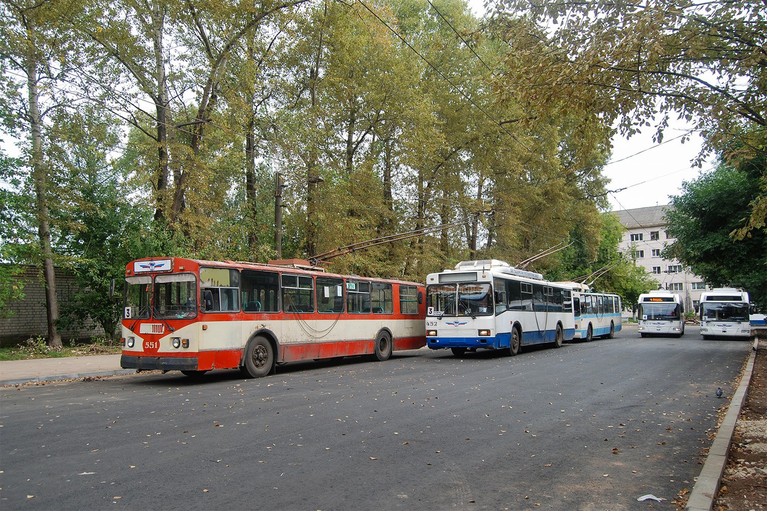 Киров, ЗиУ-682Г [Г00] № 551; Киров, БТЗ-52764Р № 452