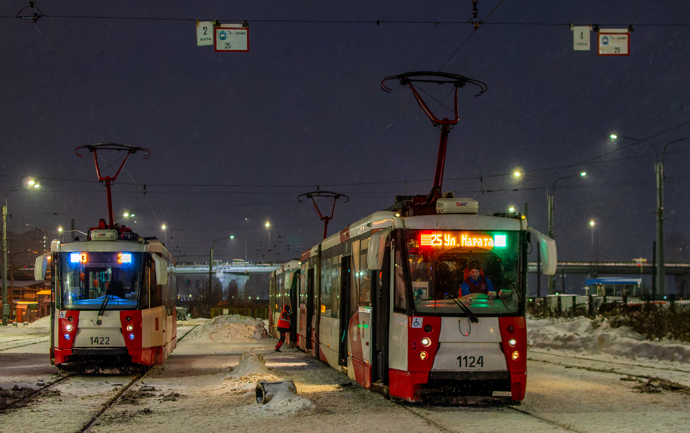 Санкт-Петербург, 71-153 (ЛМ-2008) № 1422; Санкт-Петербург, 71-152 (ЛВС-2005) № 1124