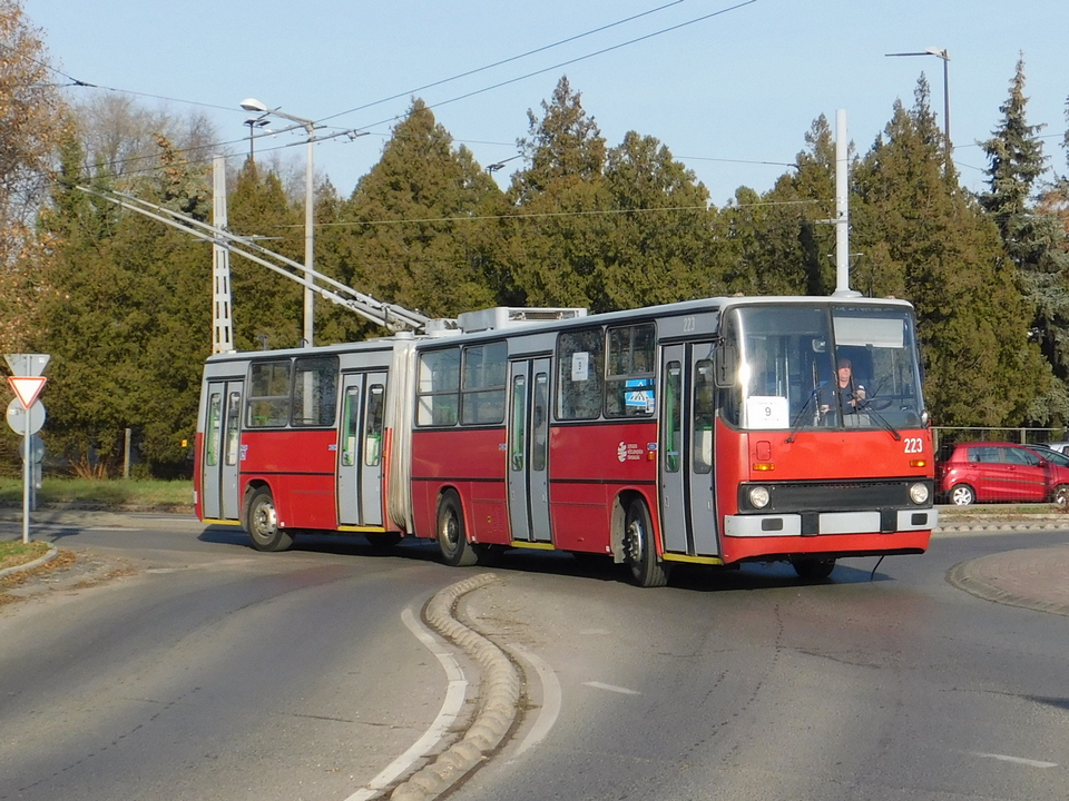 Сегед, Ikarus 280.94 № 223