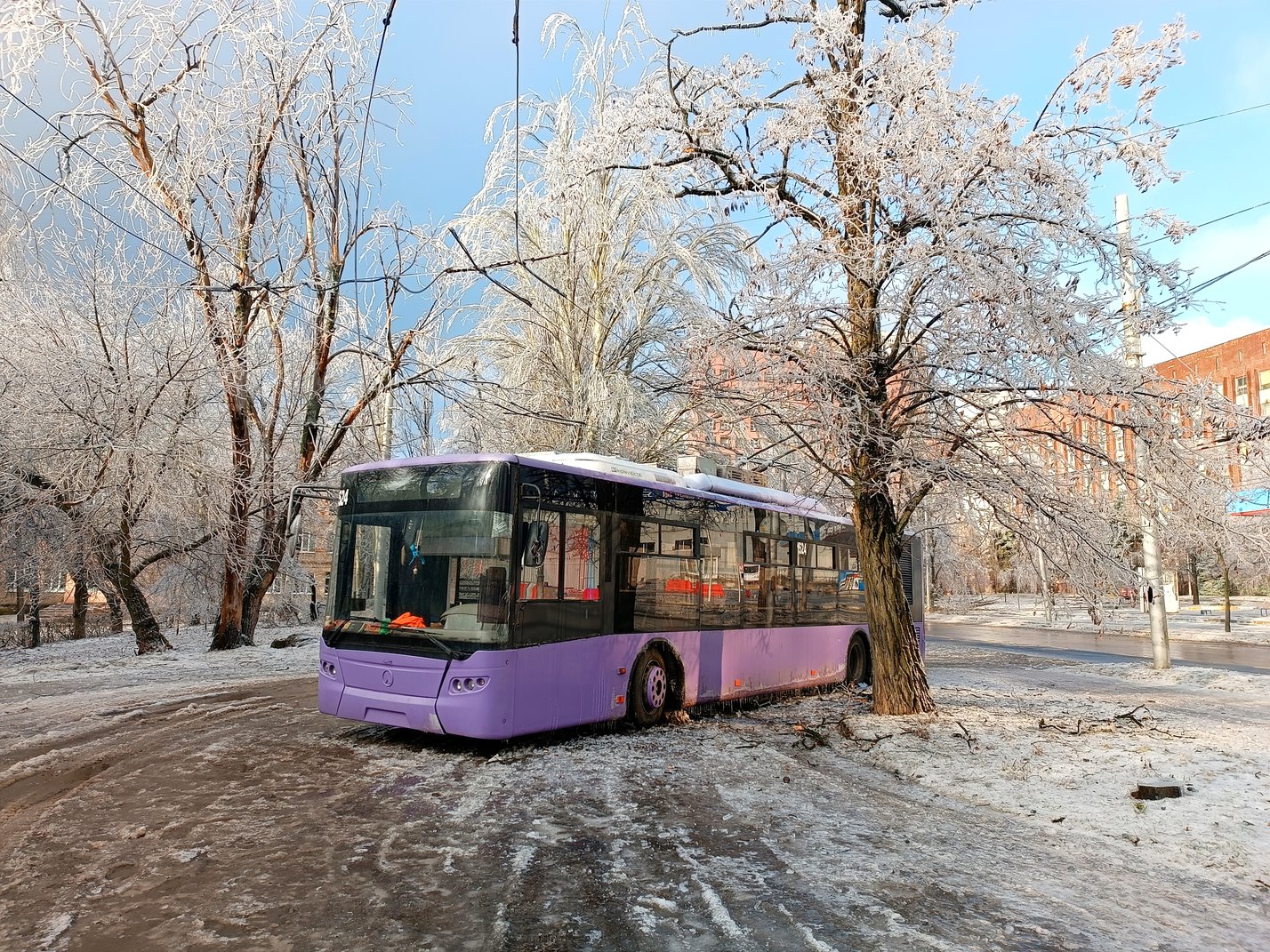 Донецк, ЛАЗ E183A1 № 1524; Донецк — Ледяной дождь — 2023