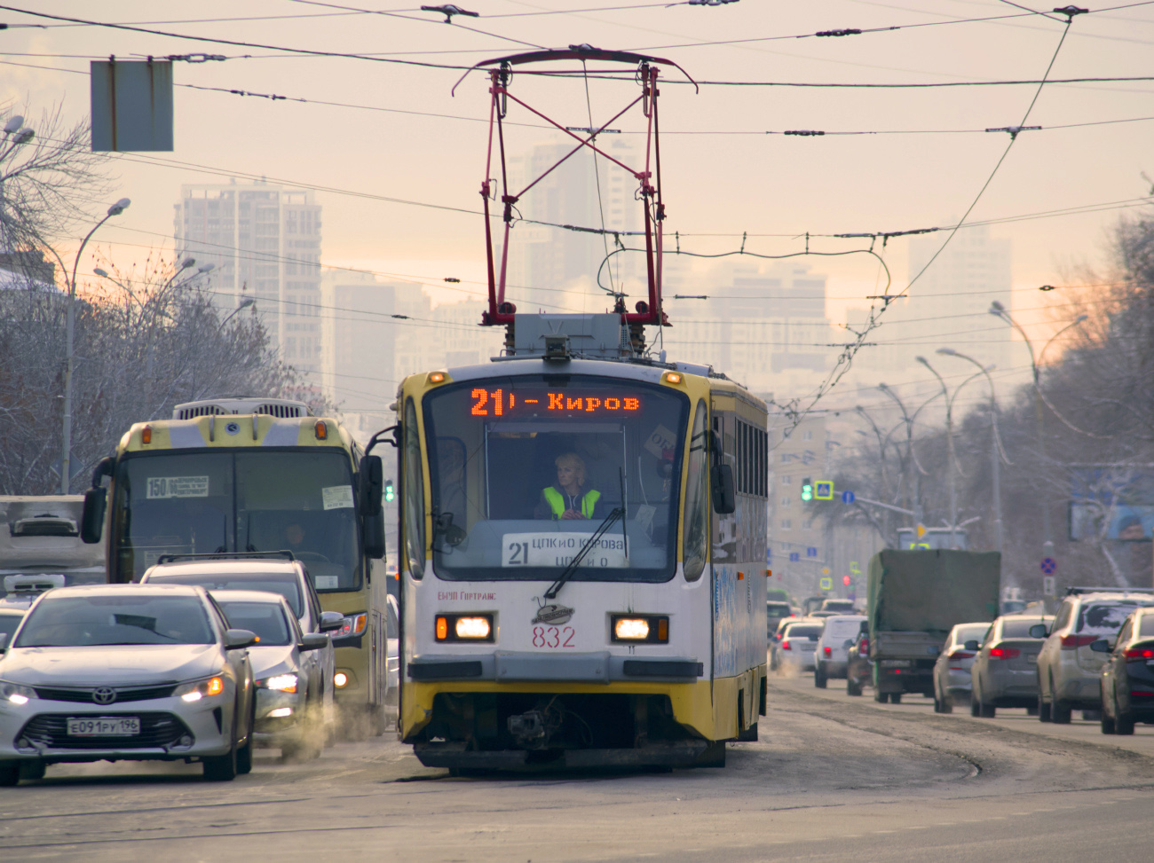 Екатеринбург, 71-405 № 832