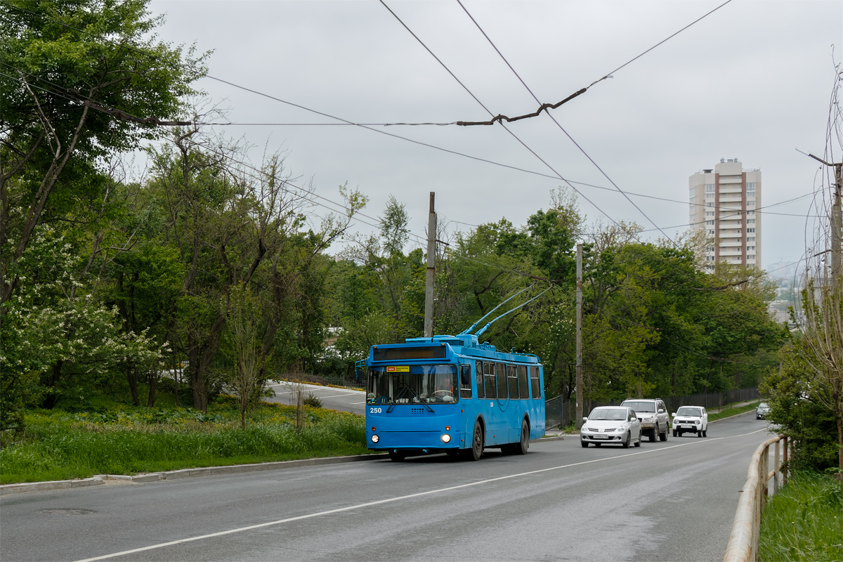 Владивосток, ЗиУ-682Г-016.02 № 250