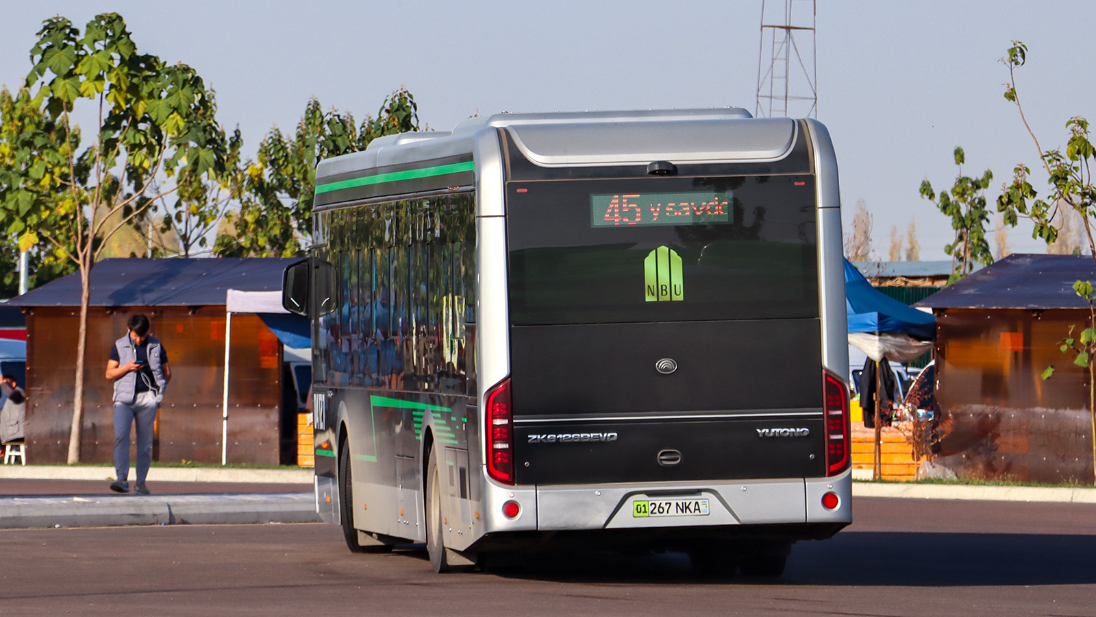 Taskent, Yutong ZK6126BEVG — 04127