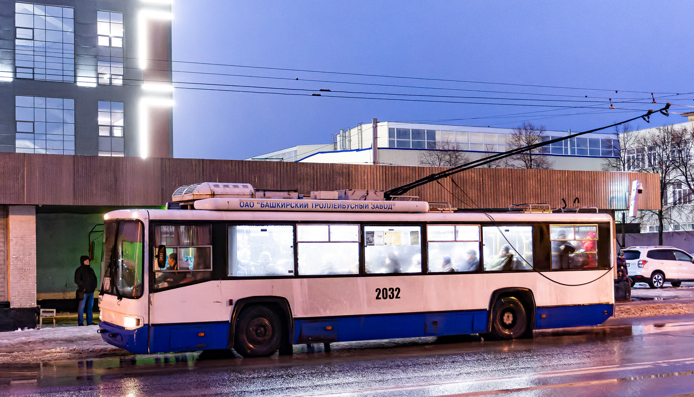 Уфа, БТЗ-52767А № 2032