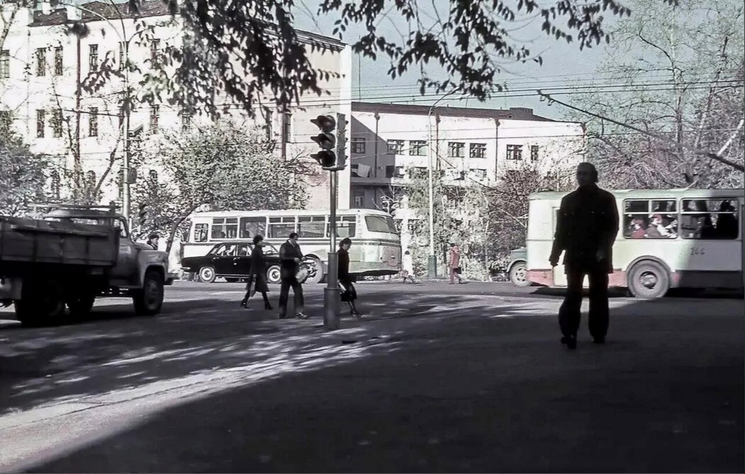 Хабаровск, ЗиУ-682В № 244; Хабаровск — Старые фотографии Хабаровск, ЗиУ-682В № 244; Хабаровск — Старые фотографии