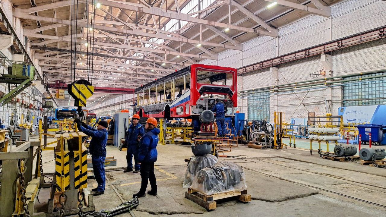 Брянск — Новые троллейбусы; Энгельс — Троллейбусный завод