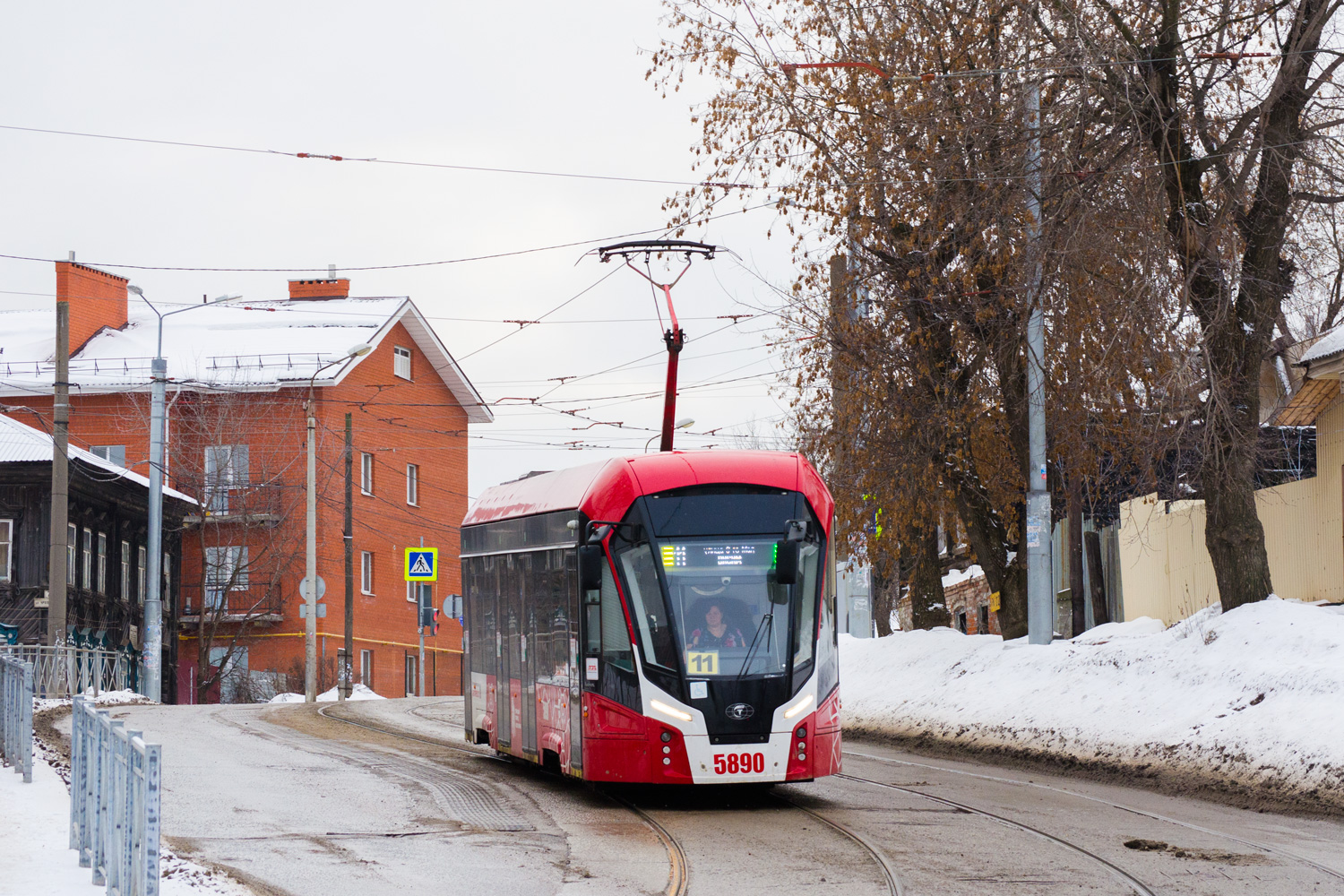 Пермь, 71-911ЕМ «Львёнок» № 5890