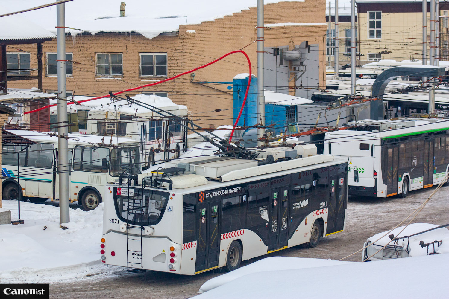 Красноярск, ВМЗ-5298.01 «Авангард» № 2071; Красноярск — Новые электробусы