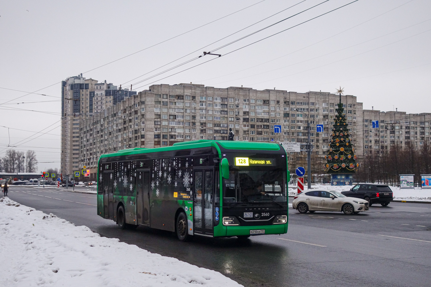 Saint-Petersburg, Yutong ZK6126BEVG # 2560