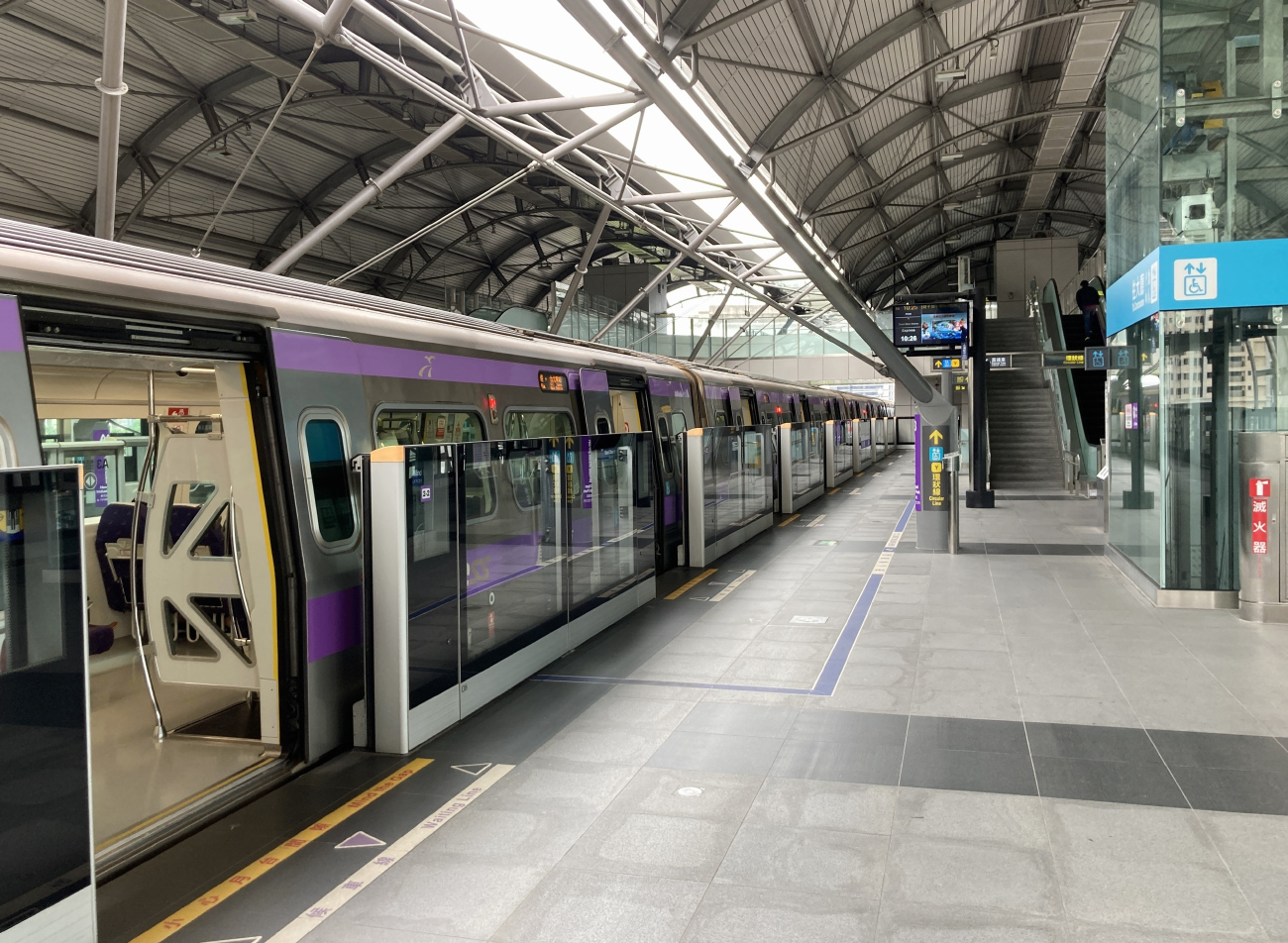 Taïpei, Kawasaki C371 (Taipei Metro) N°. 2401; Taïpei — Metro — A — Taoyuan Airport MRT 桃園機場捷運