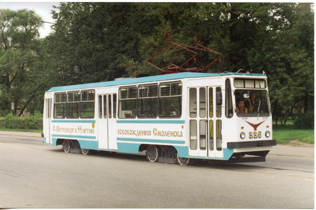 Смоленск, 71-132 (ЛМ-93) № 228; Санкт-Петербург — Новые вагоны ПТМЗ