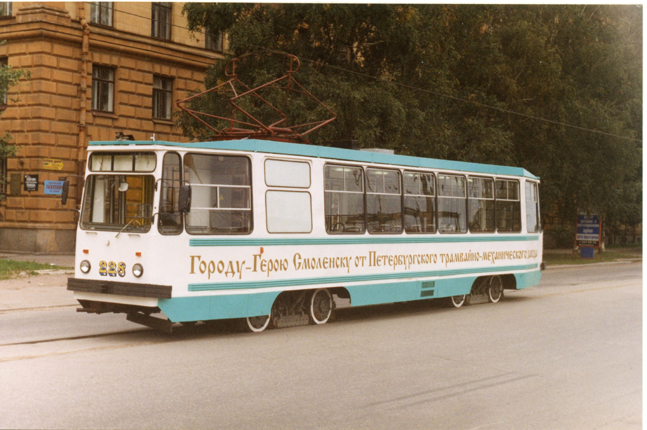 Смоленск, 71-132 (ЛМ-93) № 228; Санкт-Петербург — Новые вагоны ПТМЗ