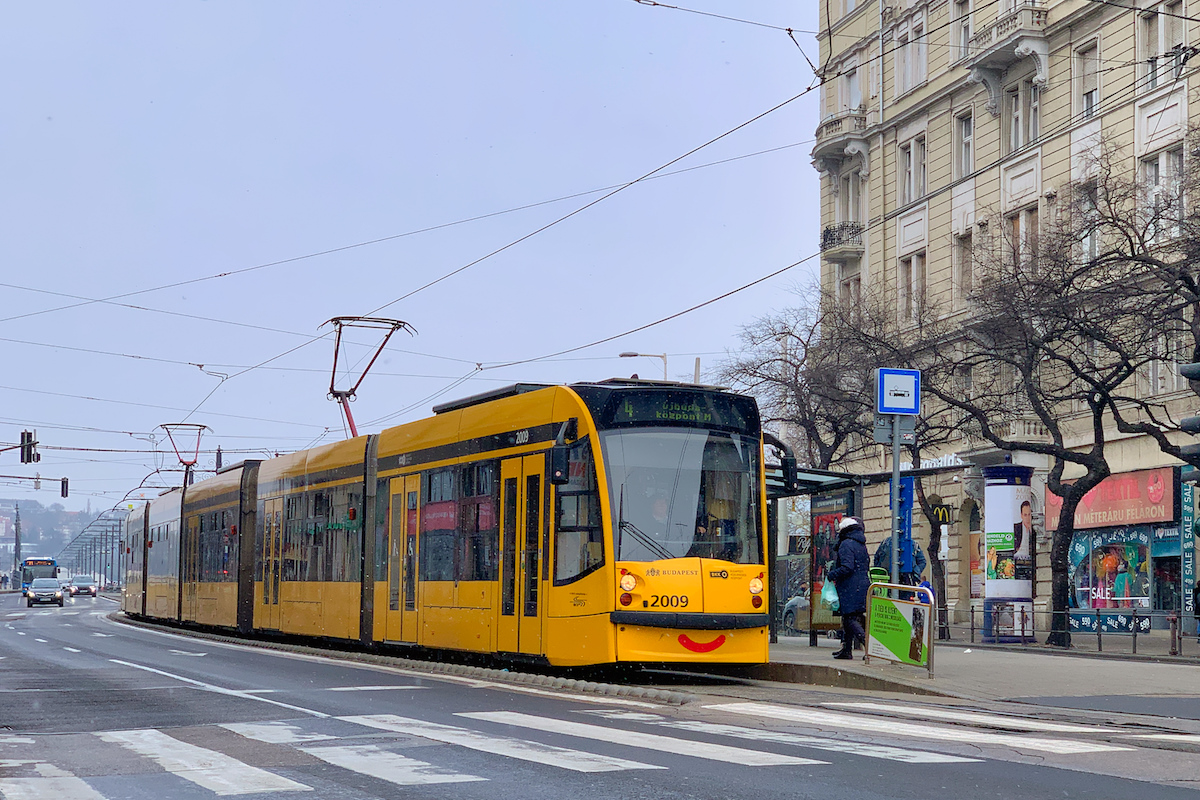 Будапешт, Siemens Combino Supra NF12B № 2009