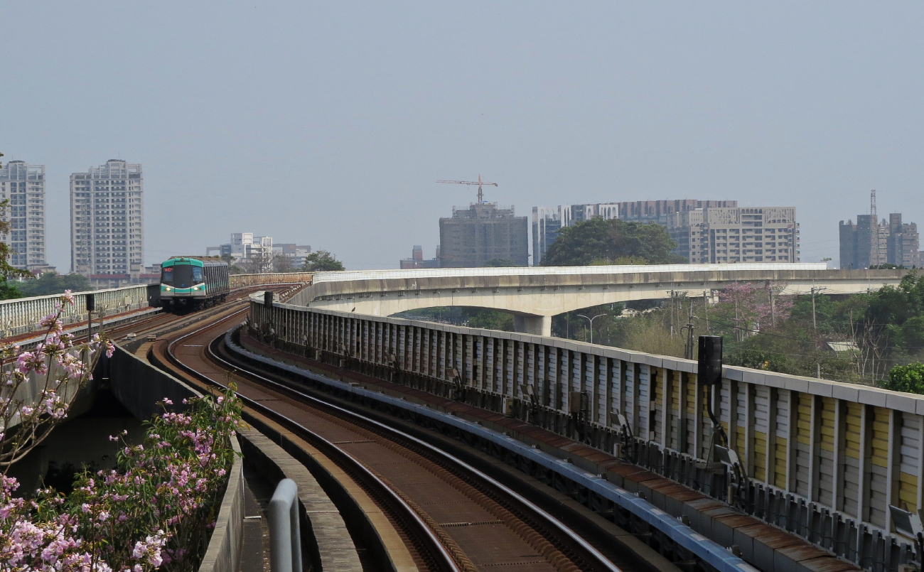 Гаосюн — Красная линия метро