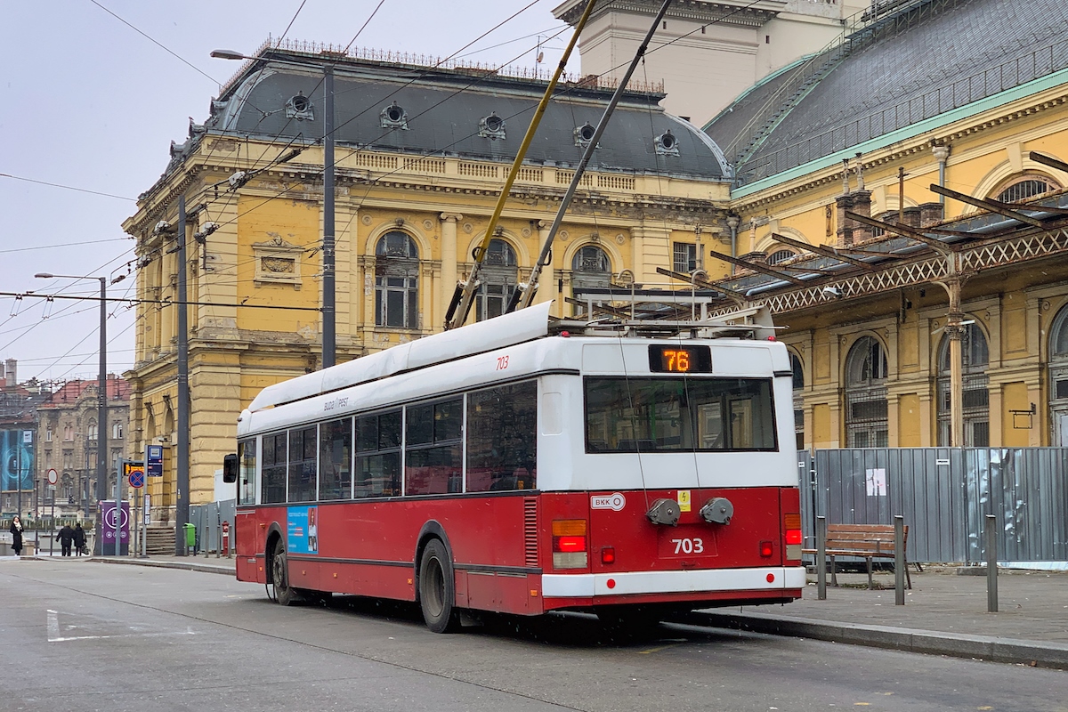 Budapeštas, Ikarus 412.81 nr. 703