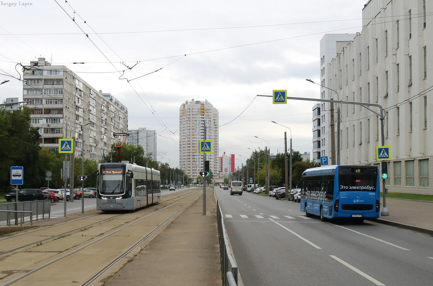 Москва, 71-414 (Pesa Fokstrot) № 3503; Москва, КАМАЗ-6282 № 490174