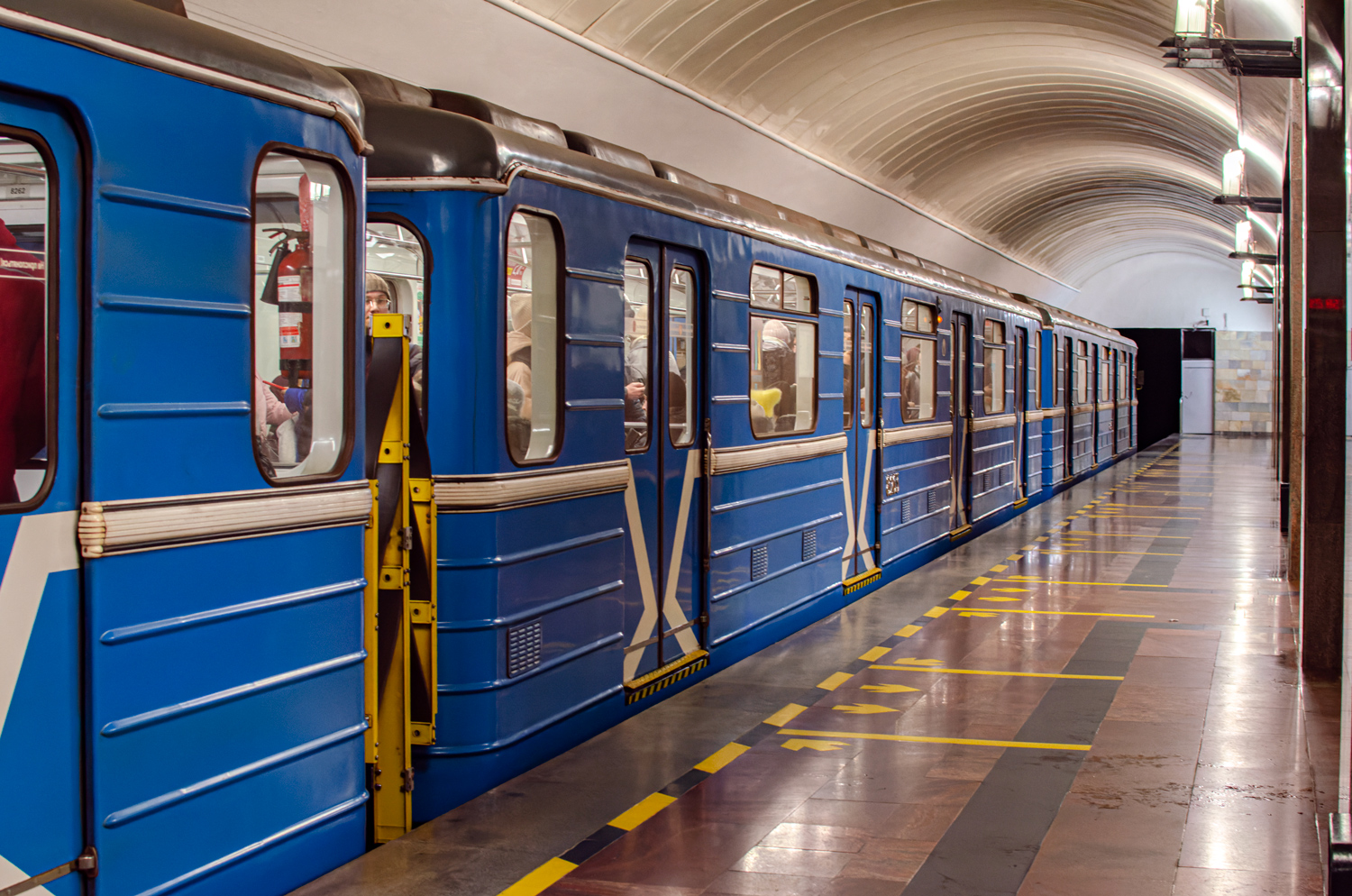 Екатеринбург, 81-714.5 (ЛВЗ/ВМ) № 8263