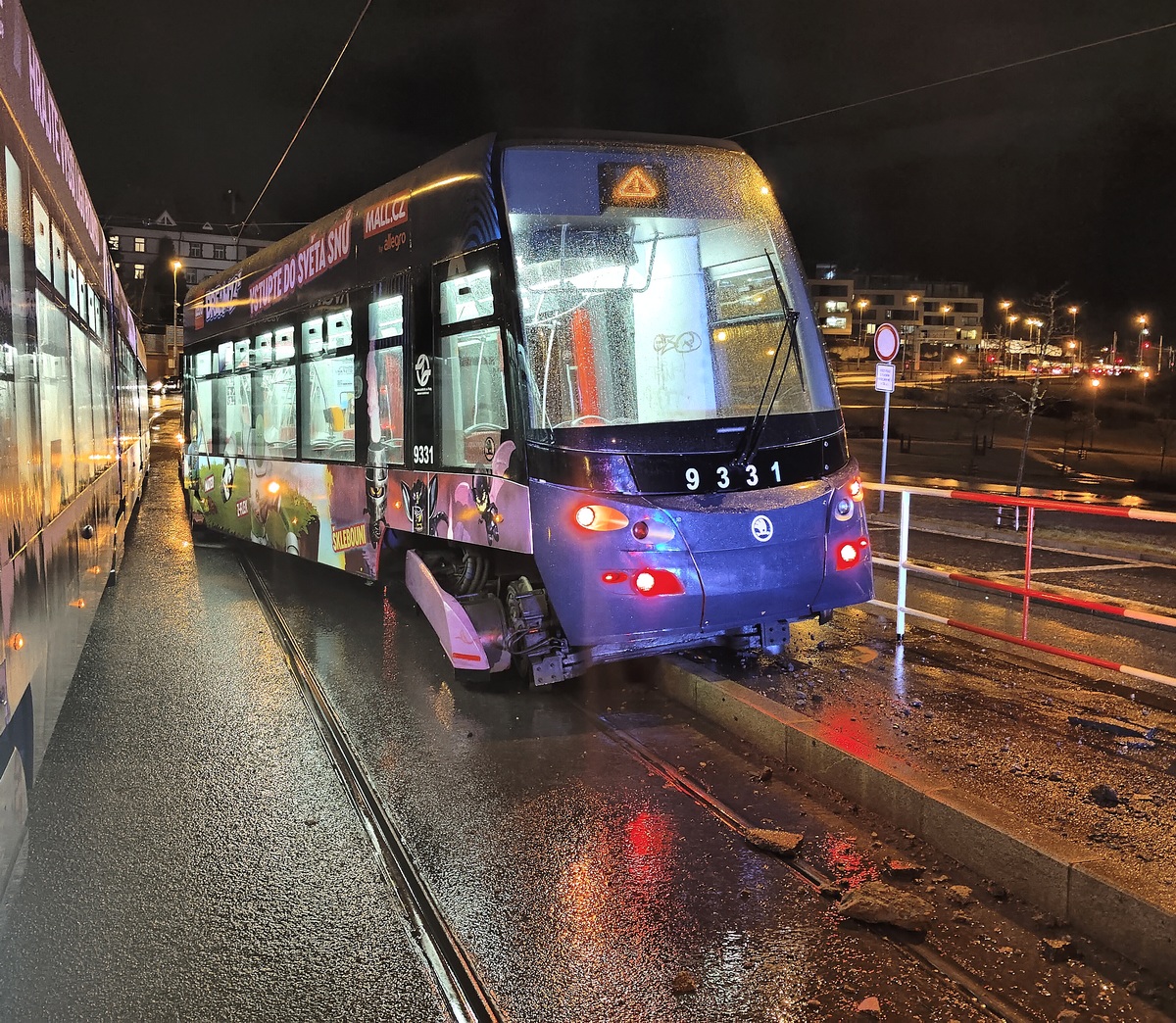Прага, Škoda 15T4 ForCity Alfa Praha № 9331