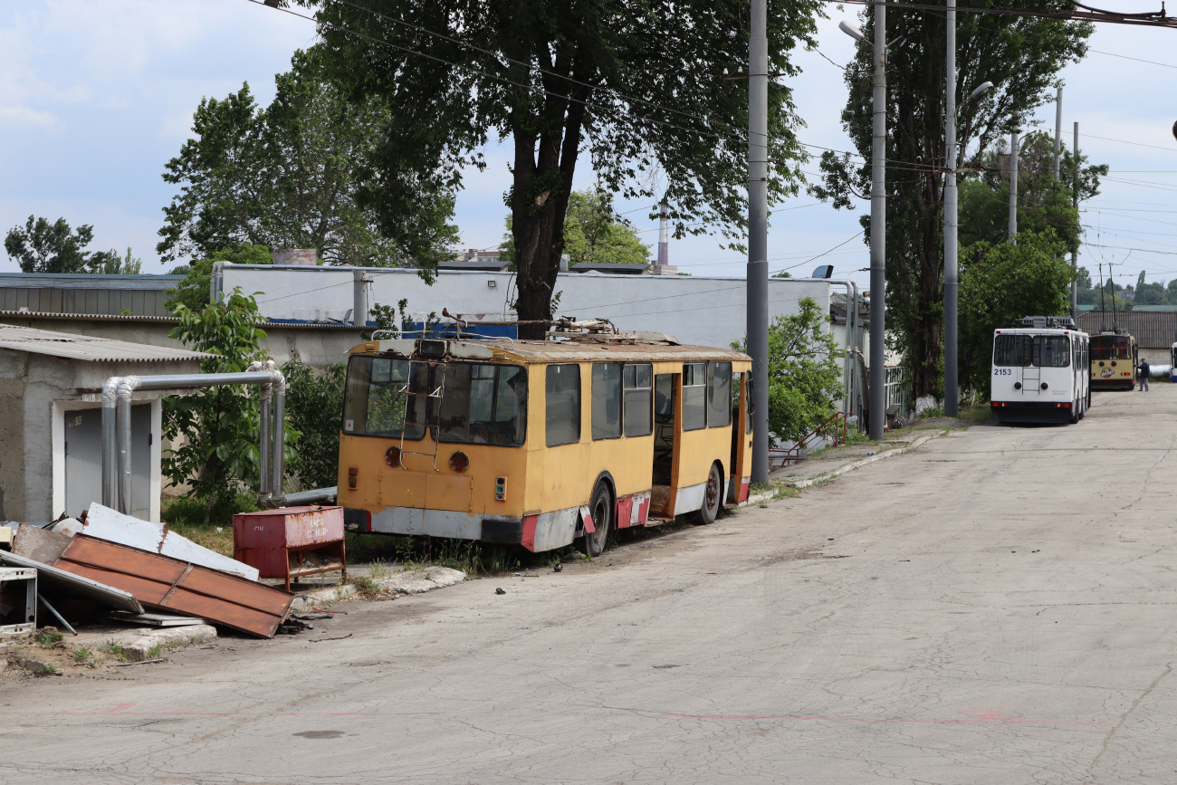 Кишинёв, ЗиУ-682УГ № 2086; Кишинёв — Троллейбусный парк № 2