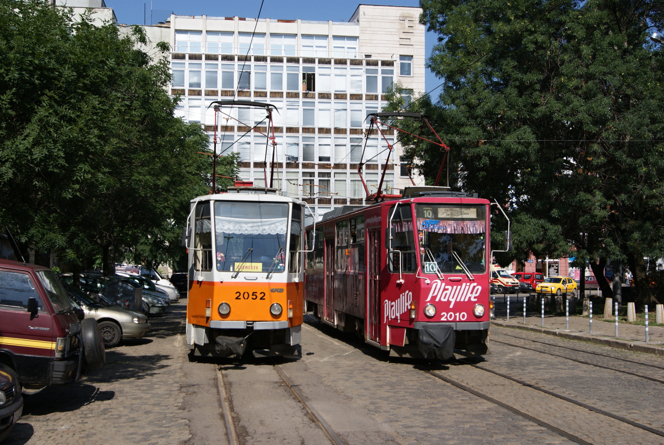 София, Tatra T6A2SF № 2052; София, Tatra T6A2B № 2010