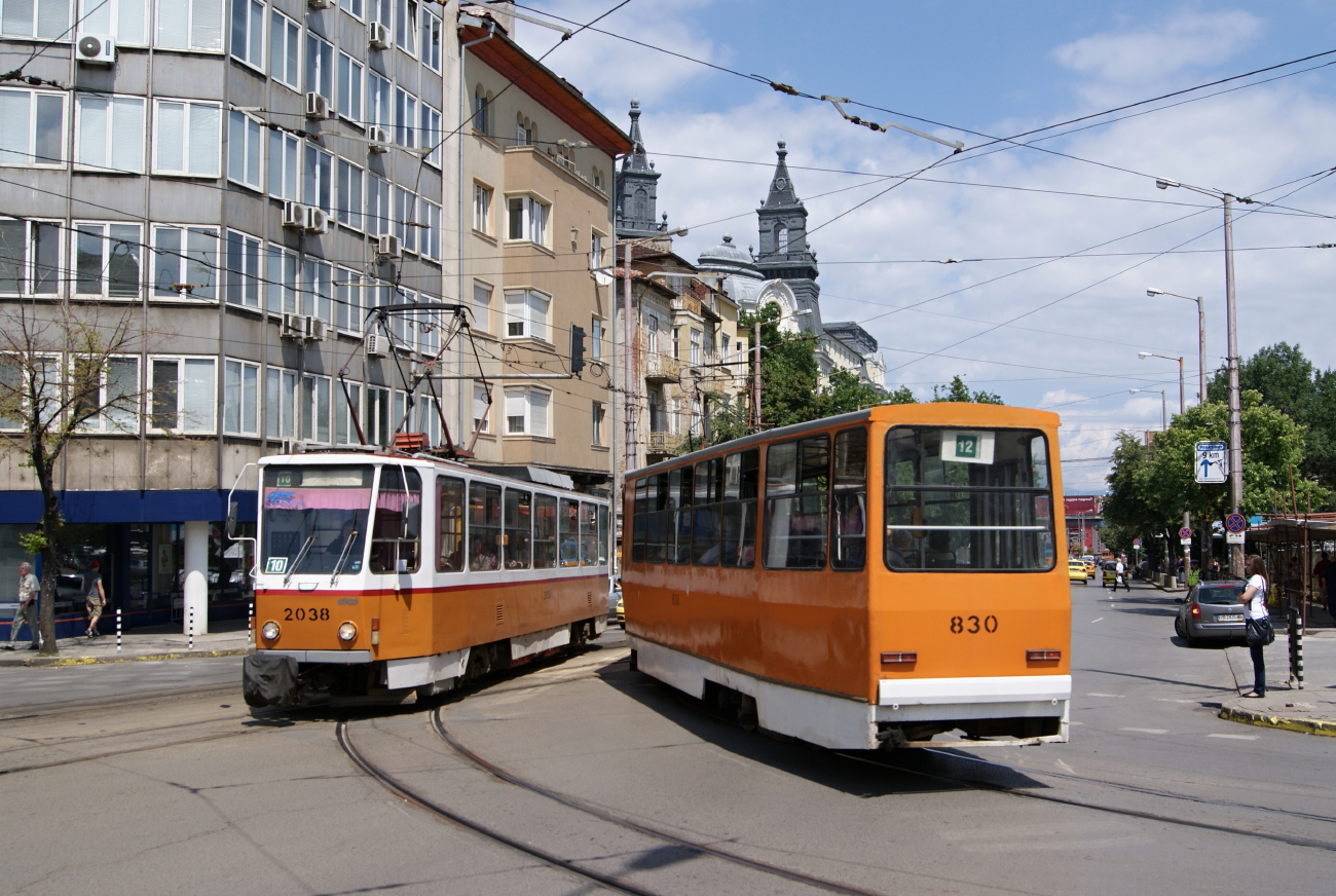 София, Tatra T6A2B № 2038; София, Т6М-700 № 830