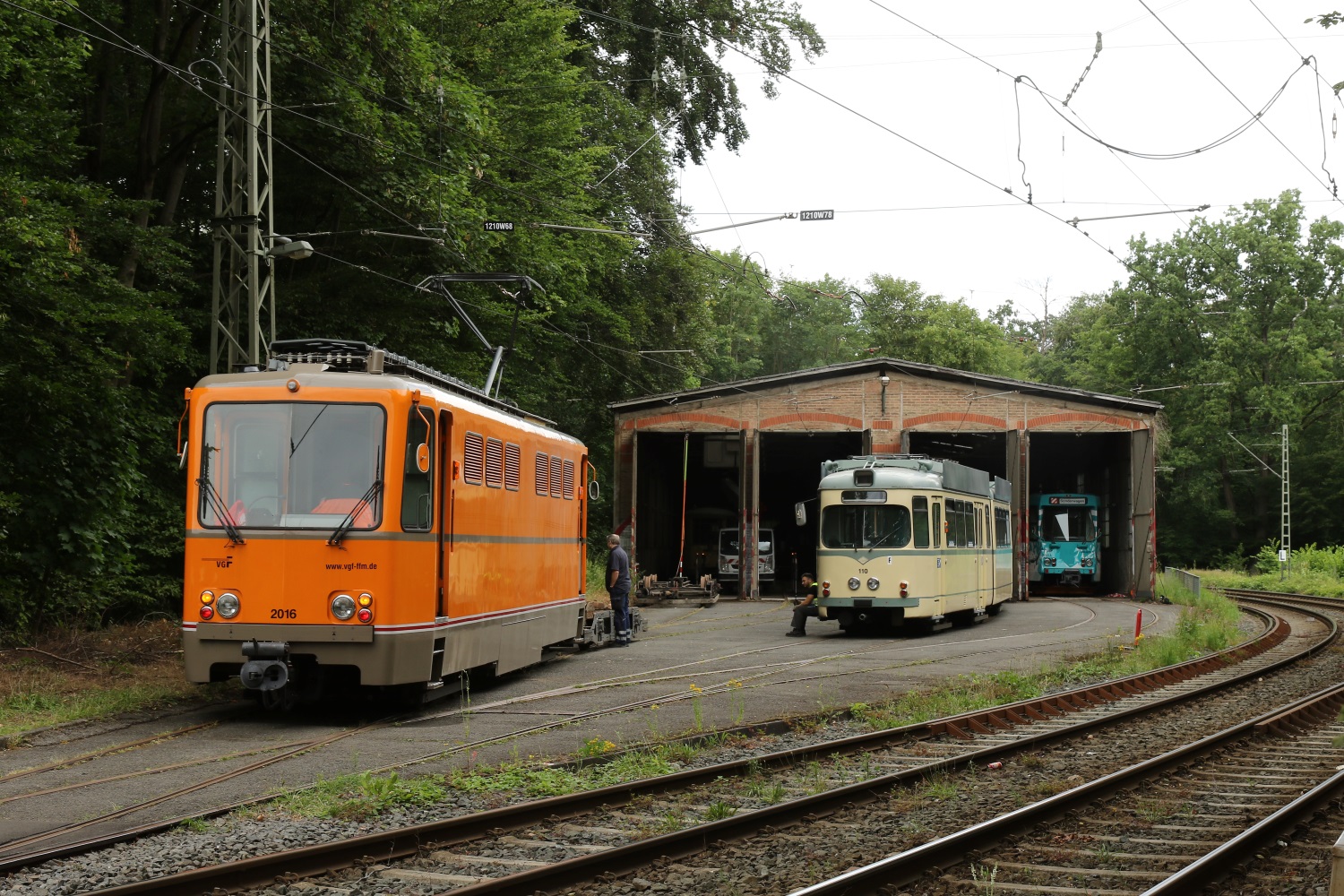 Франкфурт-на-Майне, Четырёхосный аккумуляторный вагон № 2016