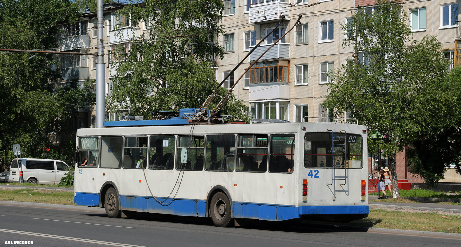 Великий Новгород, ВМЗ-5298-20 № 42