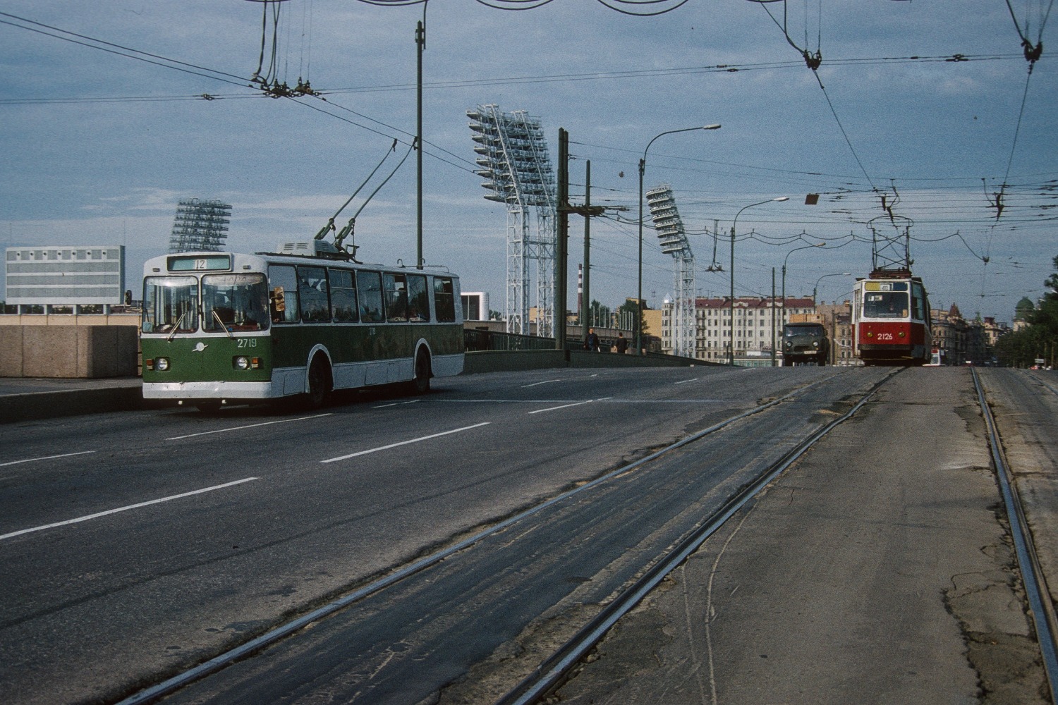 Санкт-Петербург, ЗиУ-682В [В00] № 2719; Санкт-Петербург, ЛВС-86К № 2126; Санкт-Петербург — Мосты