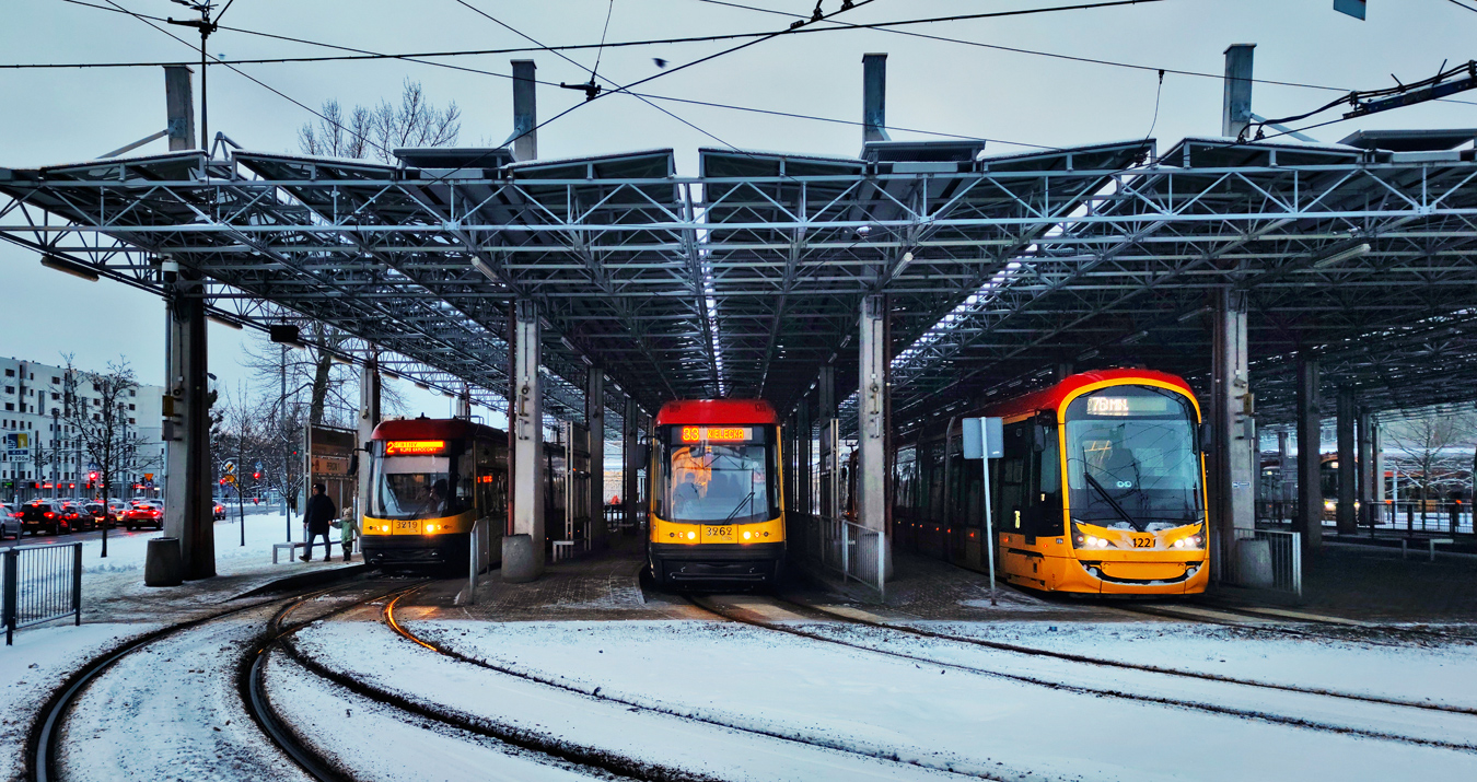 Варшава, PESA Swing 120Na № 3262; Варшава, Hyundai Rotem 140N № 4221