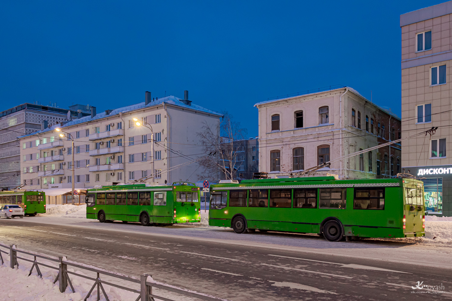 Казань, Тролза-5275.03 «Оптима» № 1437; Казань, Тролза-5275.03 «Оптима» № 1451; Казань — Погодные катаклизмы Казань, Тролза-5275.03 «Оптима» № 1437; Казань, Тролза-5275.03 «Оптима» № 1451; Казань — Погодные катаклизмы