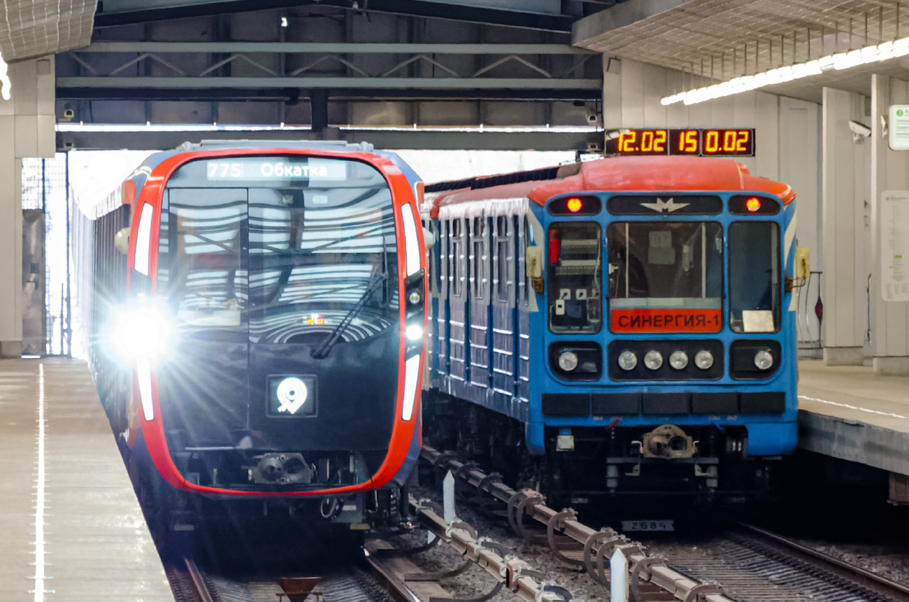 Москва, 81-775 «Москва-2020» № 75318; Москва, 81-717.5 (ЛВЗ/ВМ) № 10197